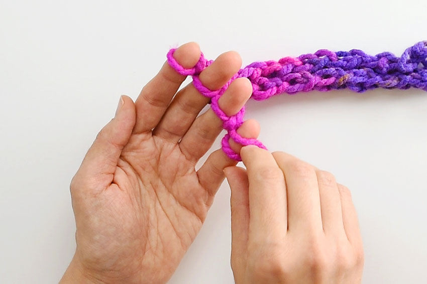 Finger knitting for beginners step by step