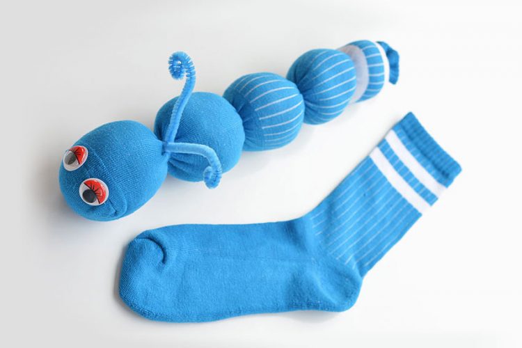 How to make no-sew sock worms