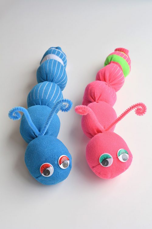 Summer Crafts for Preschoolers – No-Sew Sock Worms