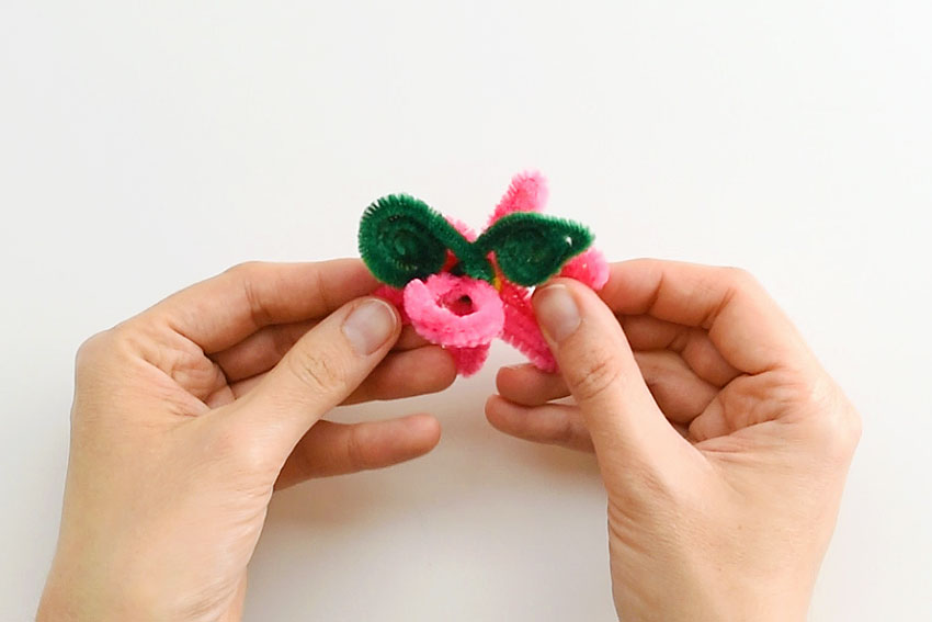 How to Make Pipe Cleaner Daisy Rings