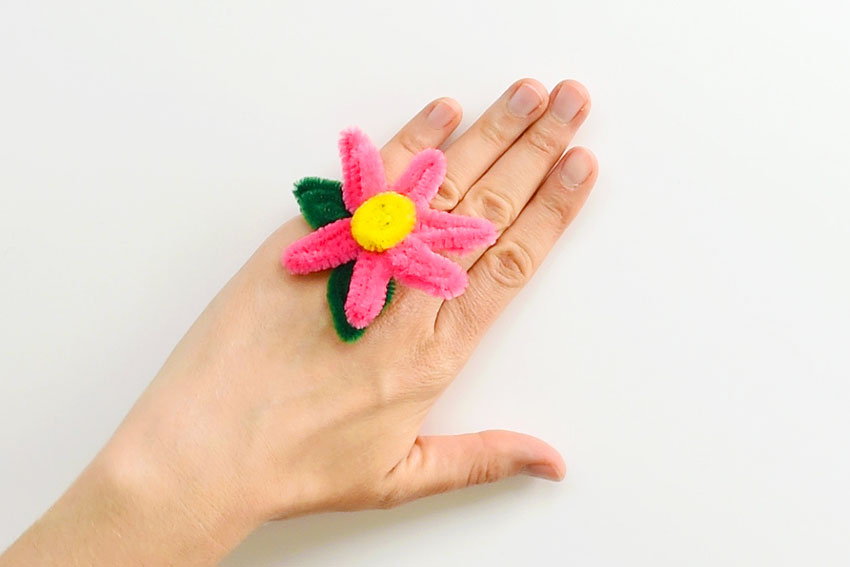 How to Make Pipe Cleaner Daisy Rings