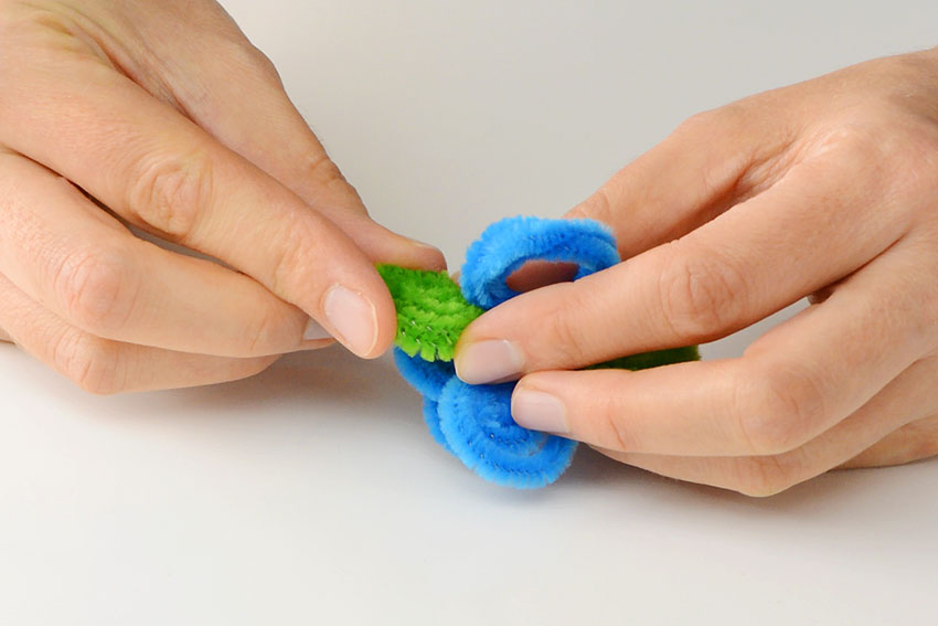 How to Make Pipe Cleaner Flower Rings