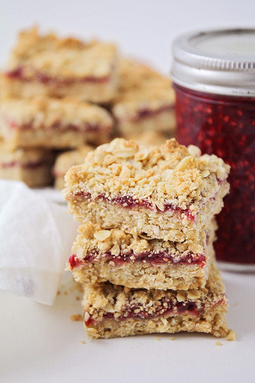 These crunchy and sweet peanut butter and jelly bars are the perfect after school snack! They're so easy to make, and totally delicious!
