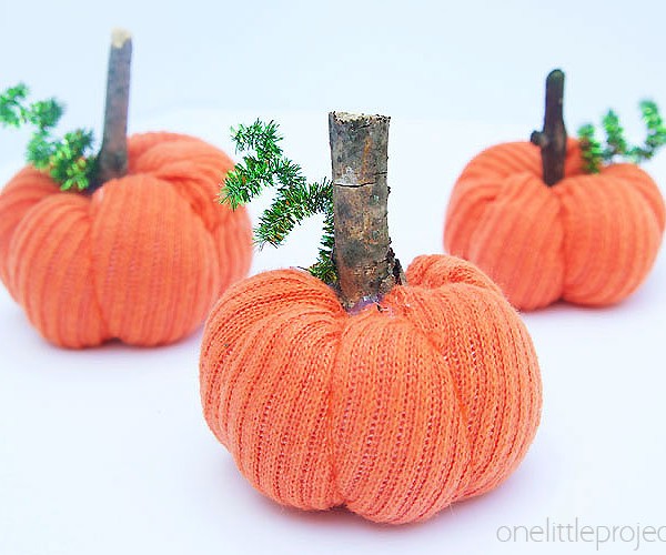 DIY Sock Pumpkins