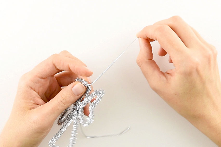 Easy Angel Pipe Cleaner Ornaments