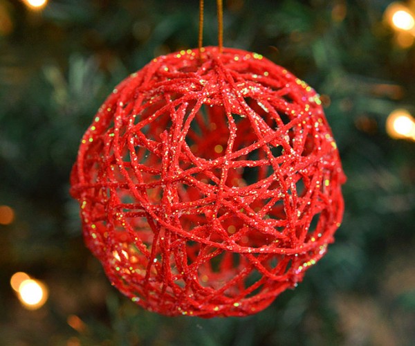 How to Make Glitter Ball Yarn Ornaments Using Balloons