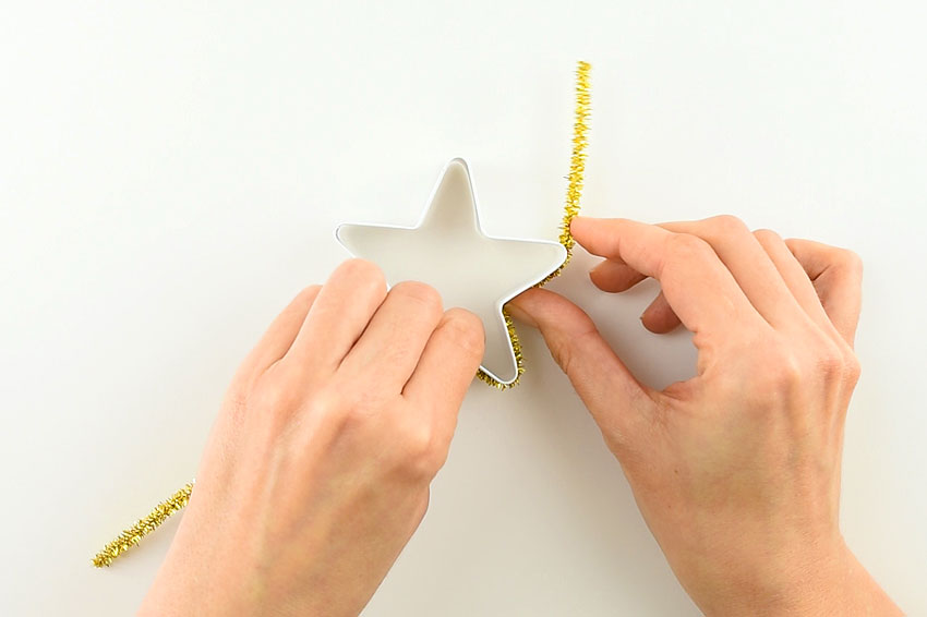 Easy Pipe Cleaner Star Ornaments