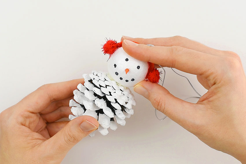How to Make Pinecone Snowman Ornaments