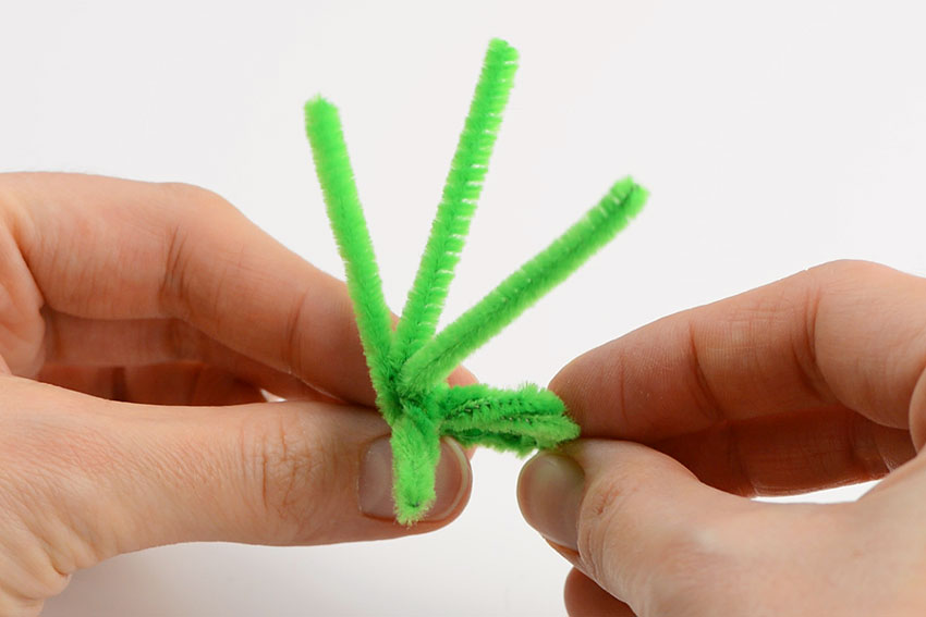 Pipe Cleaner Shamrock Rings - Spread the remaining 3 pipe cleaners evenly