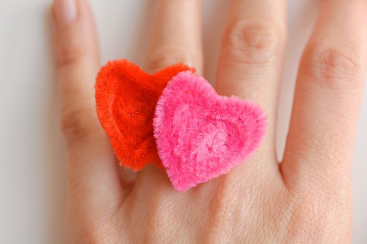 Pipe cleaner heart shaped rings