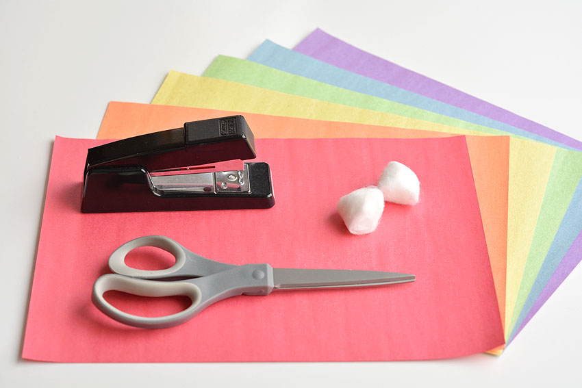 Materials to make a rainbow craft