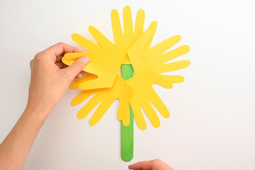 How to make a simple paper sunflower - Twitchetts