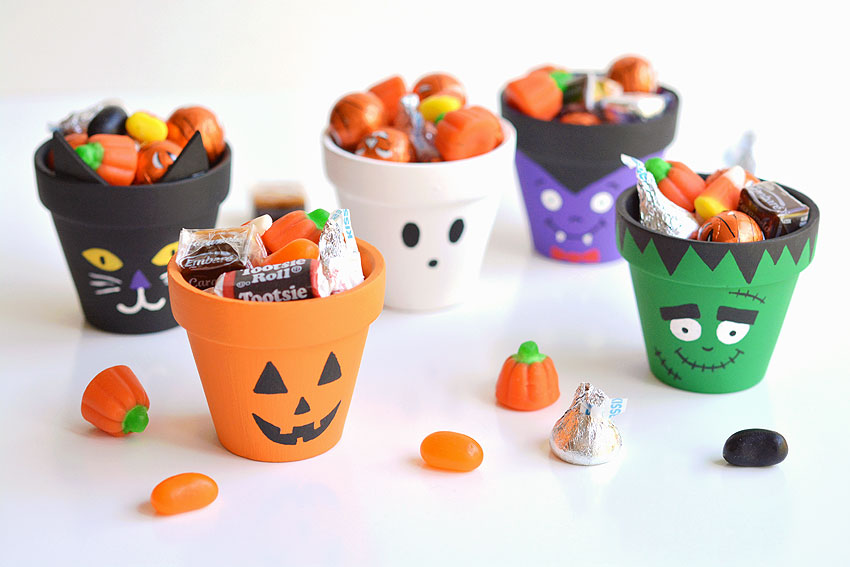Clay pot Halloween crafts filled with candy