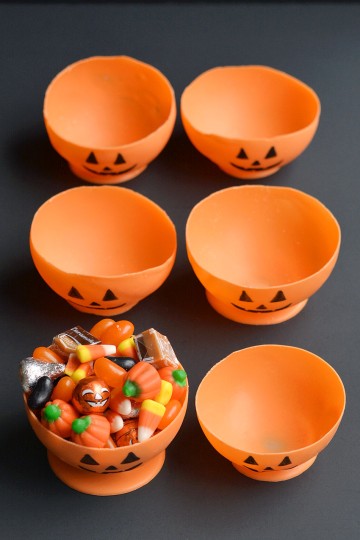 Candy Melt Pumpkin Bowls | Edible Jack-o-Lantern Candy Cups