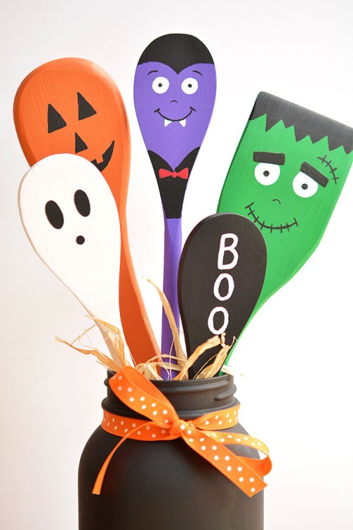 Easy Halloween Crafts for Kids - Halloween Wooden Spoons
