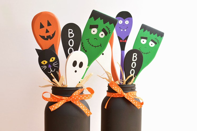 Painted wooden spoons for Halloween