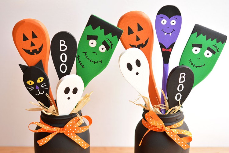 Wooden spoon Halloween craft