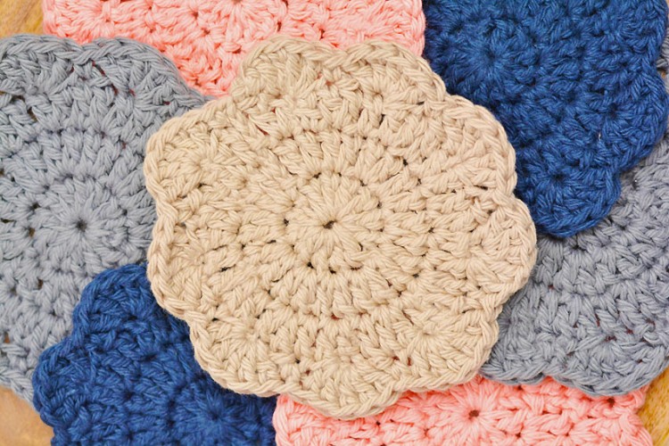Free pattern for crocheted coasters