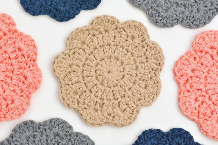 How to crochet a coaster