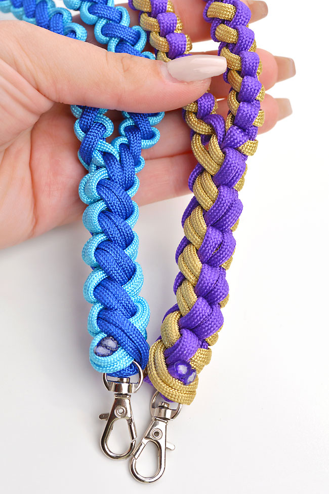 Closeup of the bootlace knot used to make a paracord lanyard