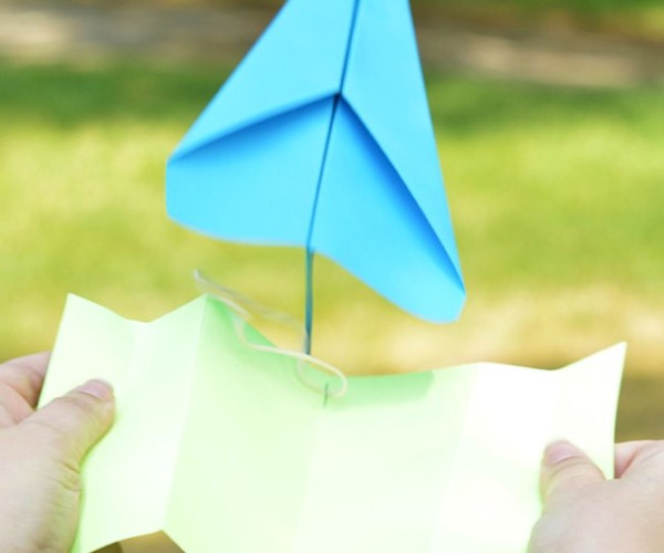 cropped-How-to-Make-a-Paper-Airplane-Launcher.jpg