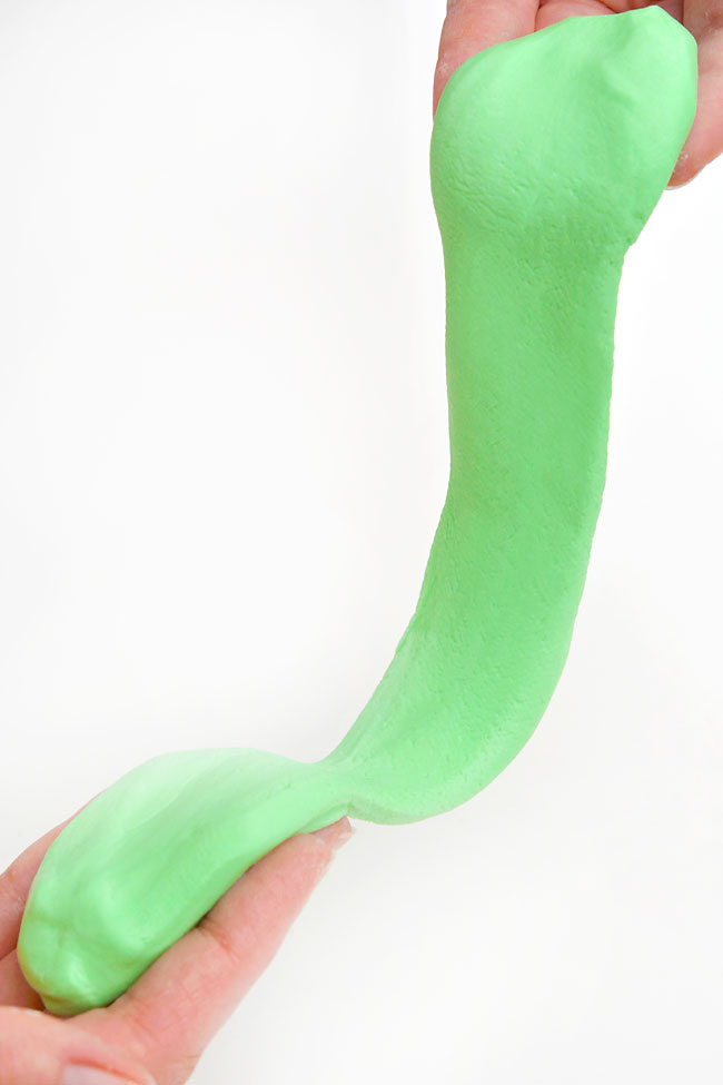 Stretching out the slime without glue or activator