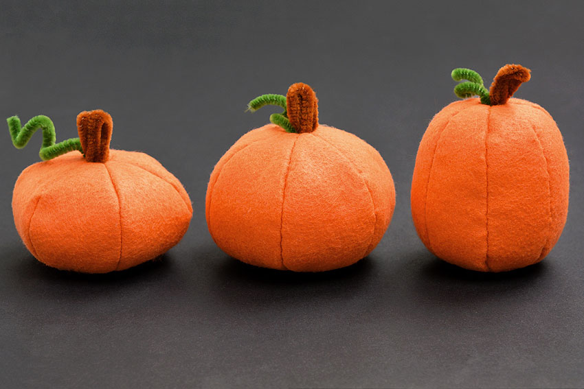 Three sizes of DIY felt pumpkins