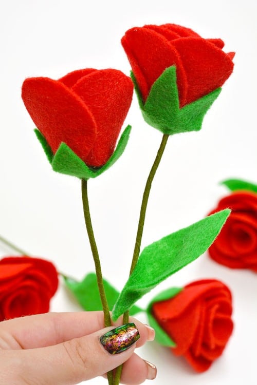 Valentine Day Art Craft - Felt Roses Valentine Day Art Craft - Felt Roses