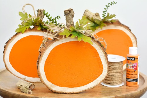DIY Wood Slice Pumpkins | A Cute and Easy Pumpkin Craft!