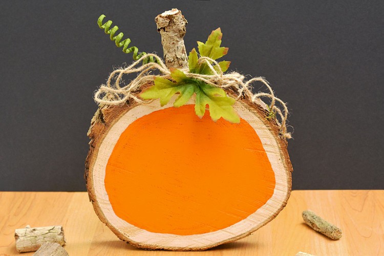Pumpkins from wood slices