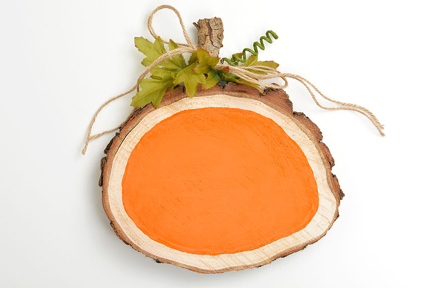 DIY Wood Slice Pumpkins | A Cute and Easy Pumpkin Craft!