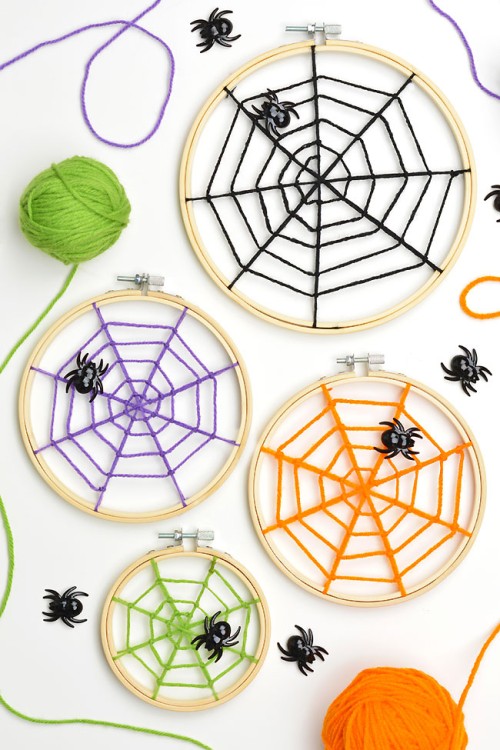 Easy Halloween Crafts - Yarn Spider Web