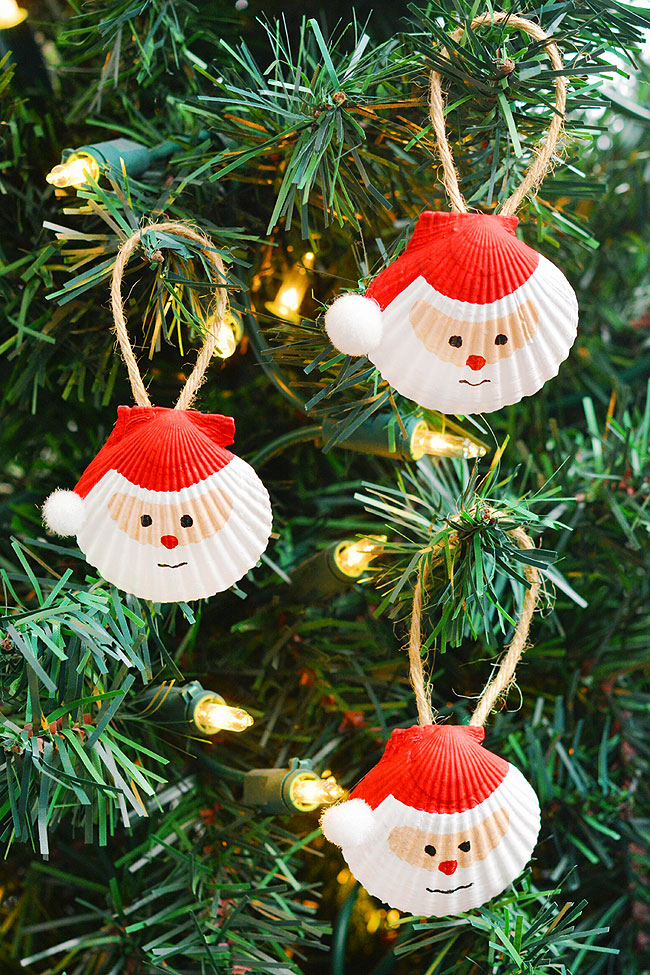 DIY Santa ornaments on the Christmas tree