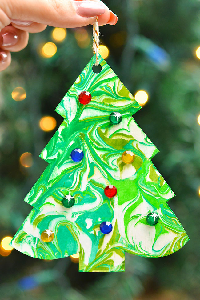 Marbled Christmas tree craft turned into a DIY Christmas ornament