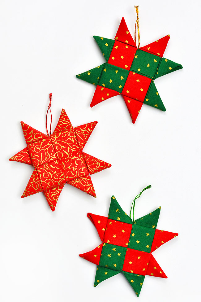 No sew fabric star Christmas ornaments in red and green