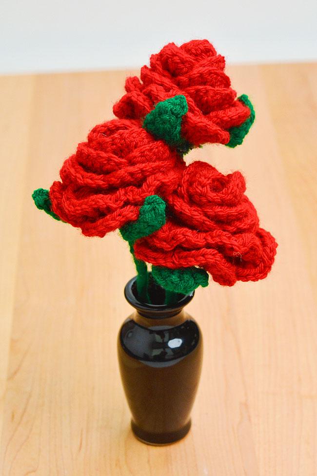 Crochet roses in a vase