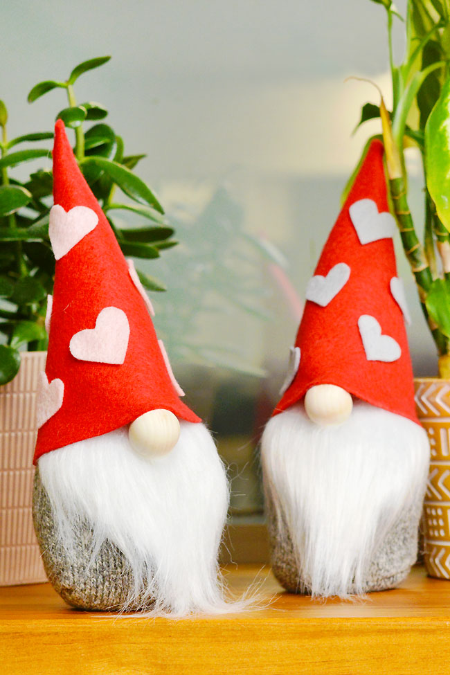 Adorable DIY gnomes for Valentine's Day