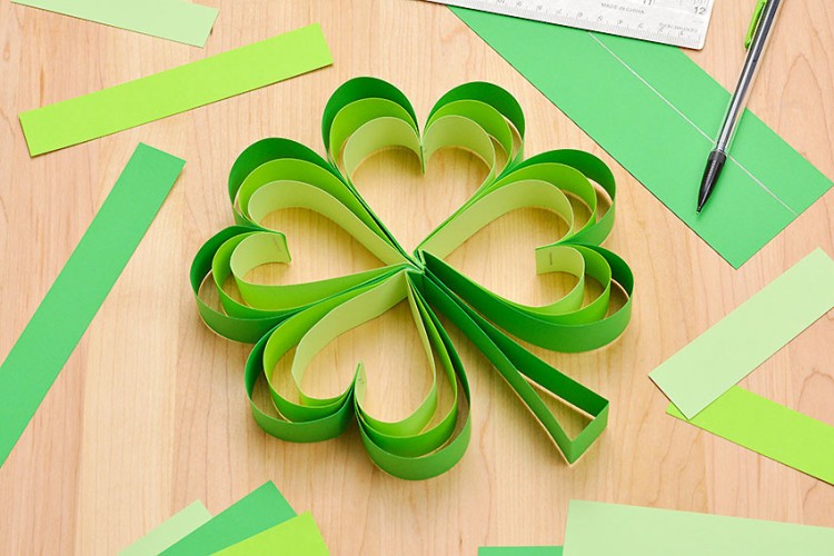 How to make a paper shamrock