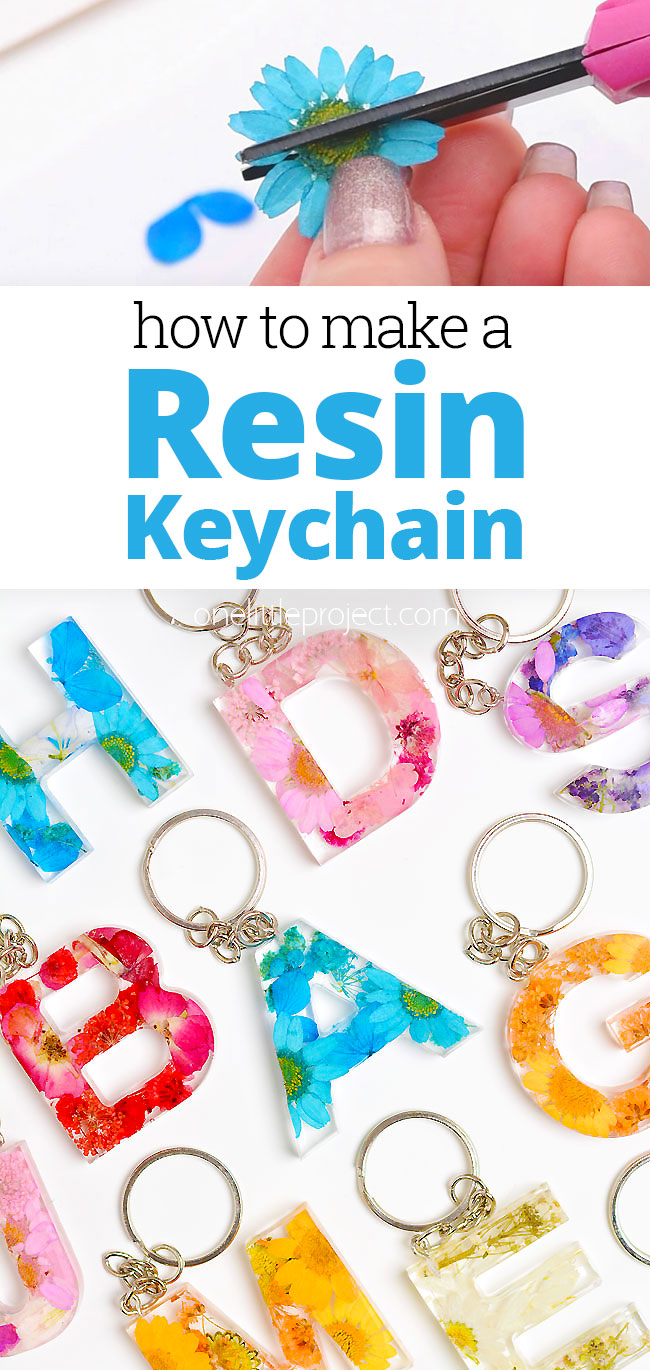 Resin keychain made with pressed flowers