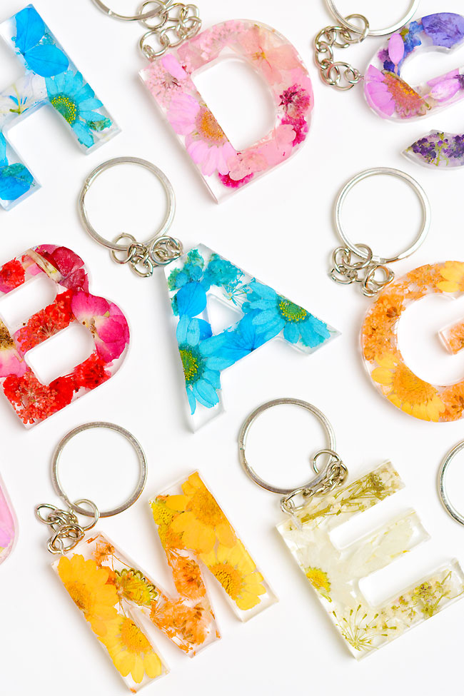Letter resin keychains with pressed flowers