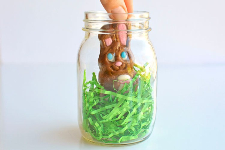 Mason jar used as an Easter basket