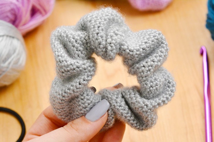 Crochet scrunchie free pattern