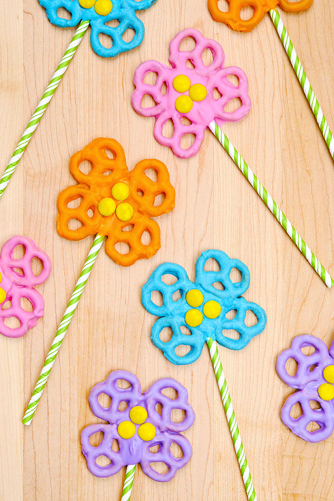 Easy flower pretzels snack made with candy melts