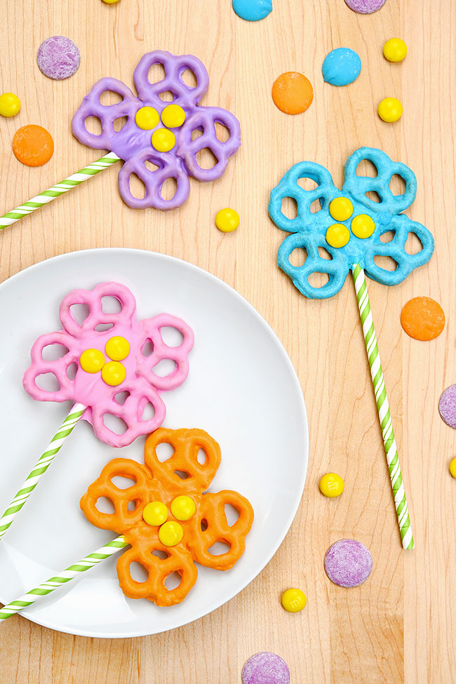 Pretzel flower snack homemade for Mother's Day and spring