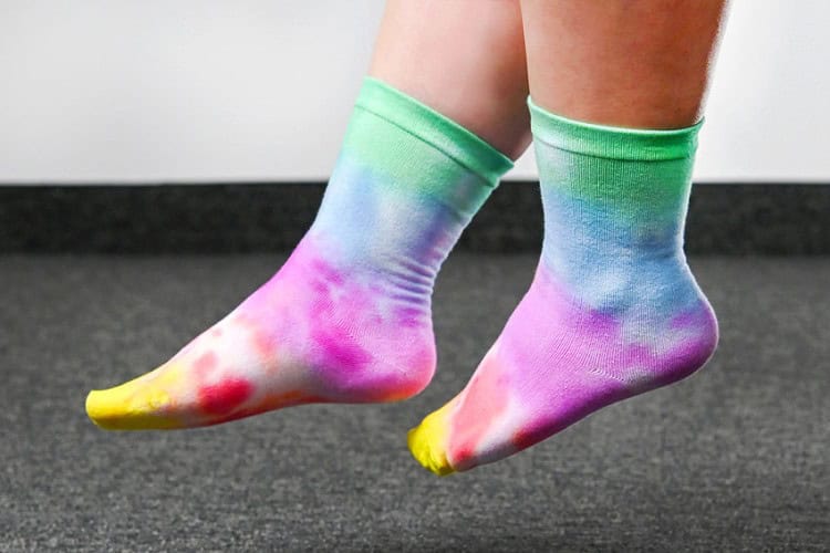 Tie Dye Socks DIY