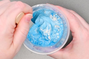 How to Make Sidewalk Chalk | Easy DIY Sidewalk Chalk Recipe