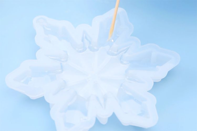 BENBO 80PCS Tiny Resin Snowflakes Embellishment Christmas Decorative...