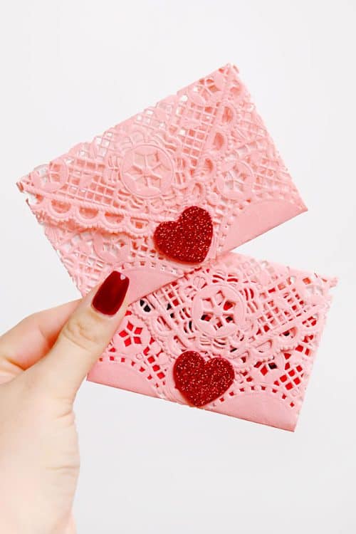 Valentine's Day Crafts for Kids - Heart Doily Envelope Valentine's Day Crafts for Kids - Heart Doily Envelope