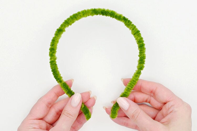 Pipe Cleaner Flower Headband - Cute and Easy DIY Hair Bands!