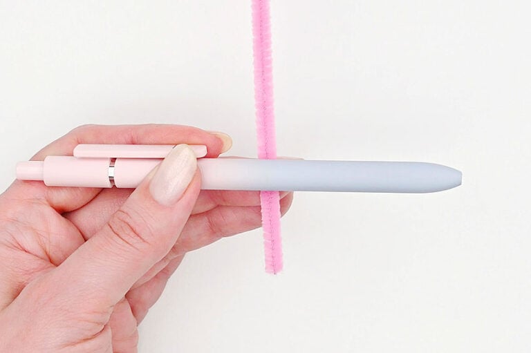 Pipe Cleaner Flower Headband Cute and Easy DIY Hair Bands!